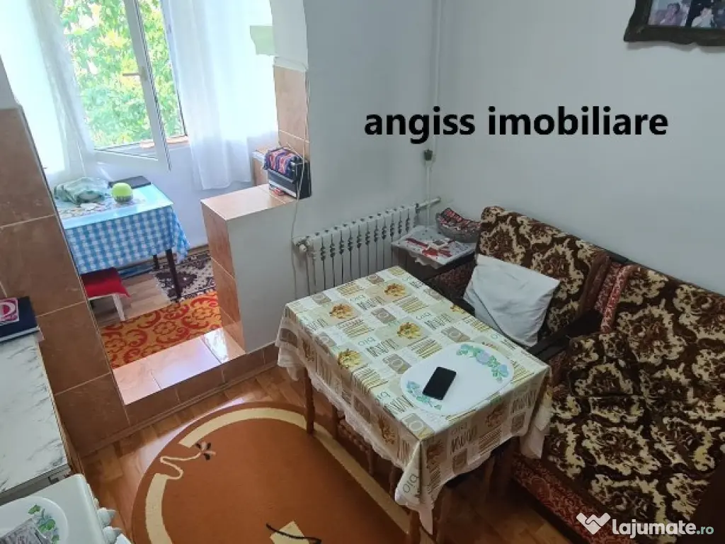 Apartament cu 2 camere cartier C5 etajul 4 