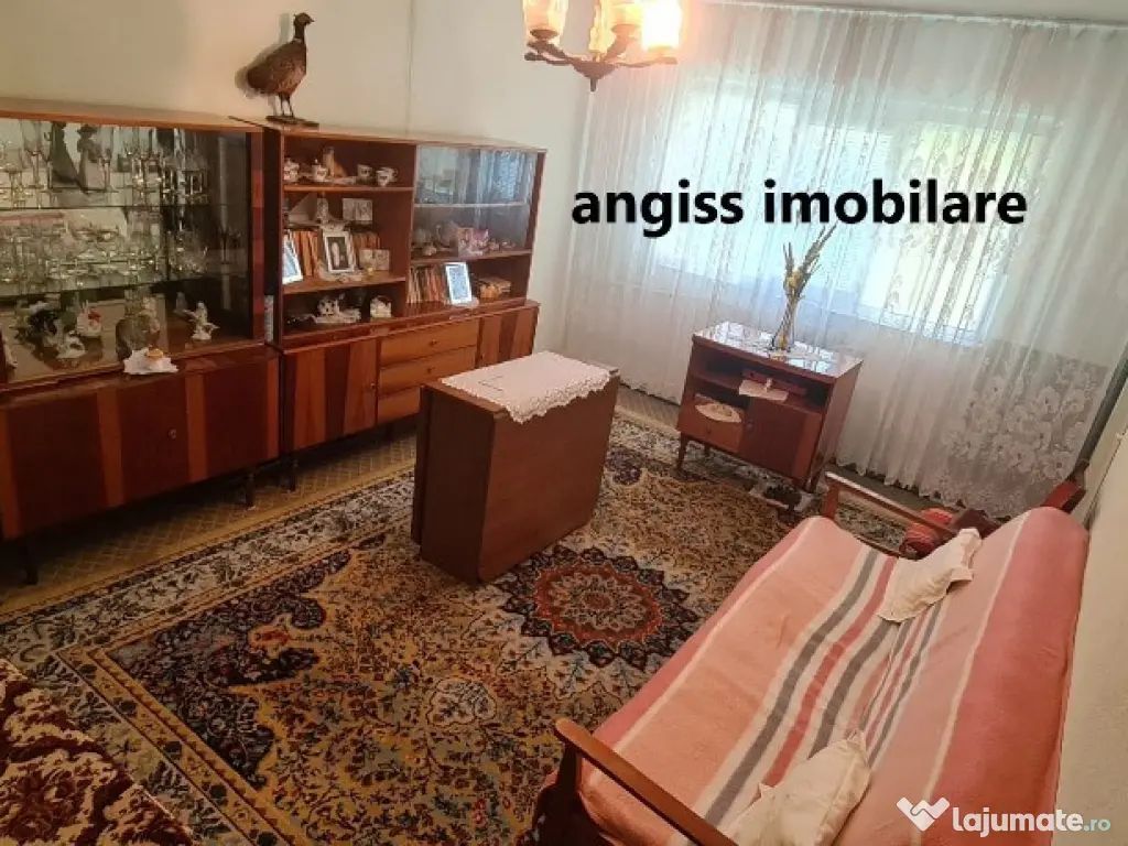 Apartament cu 2 camere cartier C5 etajul 4 