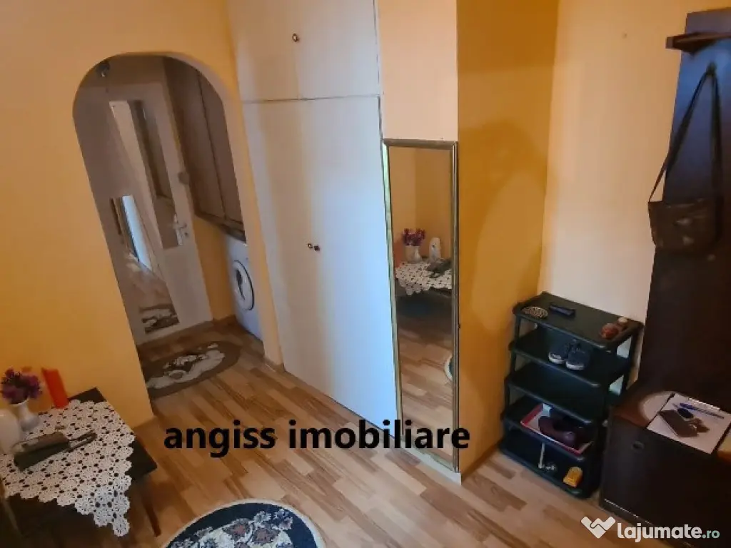 Apartament cu 2 camere cartier C5 etajul 4 