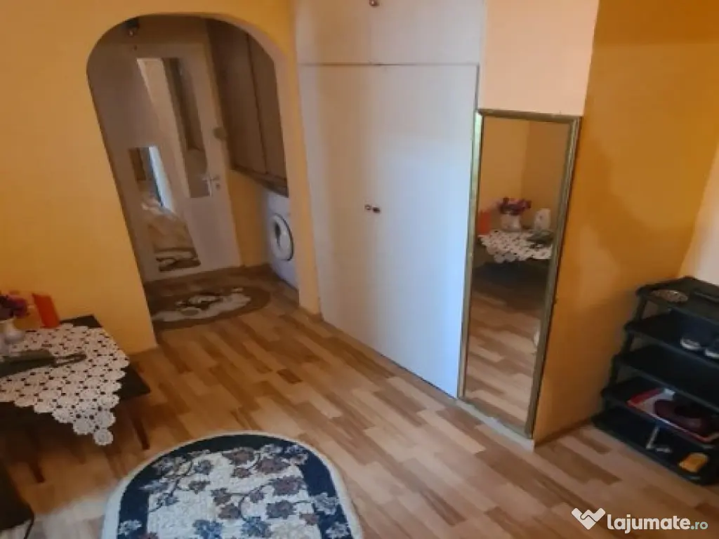 Apartament cu 2 camere cartier C5 etajul 4 