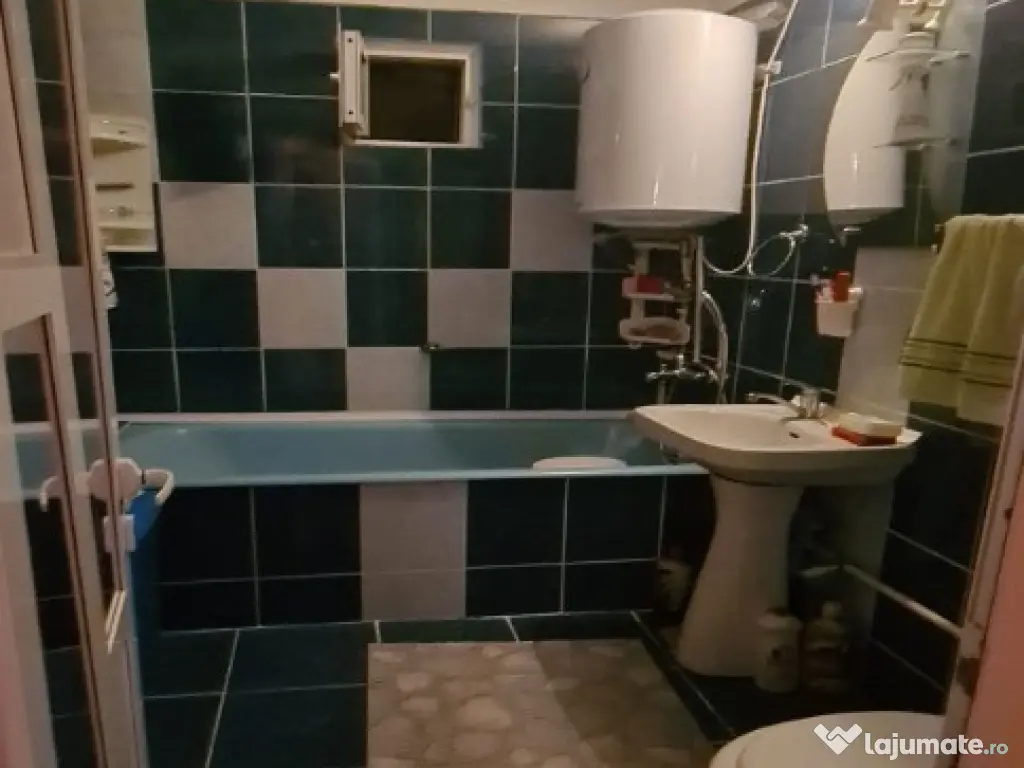 Apartament cu 2 camere cartier C5 etajul 4 