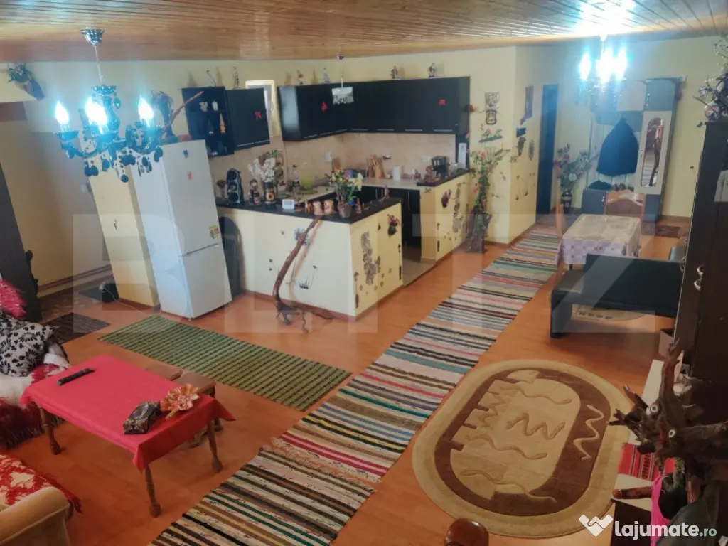 Apartament spatios in vila situat in Codlea