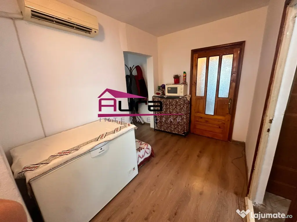Apartament 4 camere zona Piata Noua 