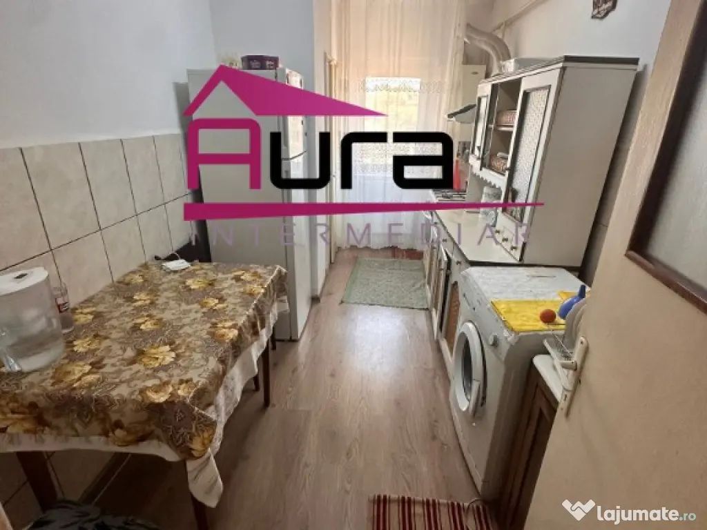 Apartament 4 camere zona Piata Noua 