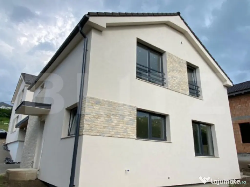 Casa cu 4 camere, 120 mp, incalzire in pardoseala, 250 mp de