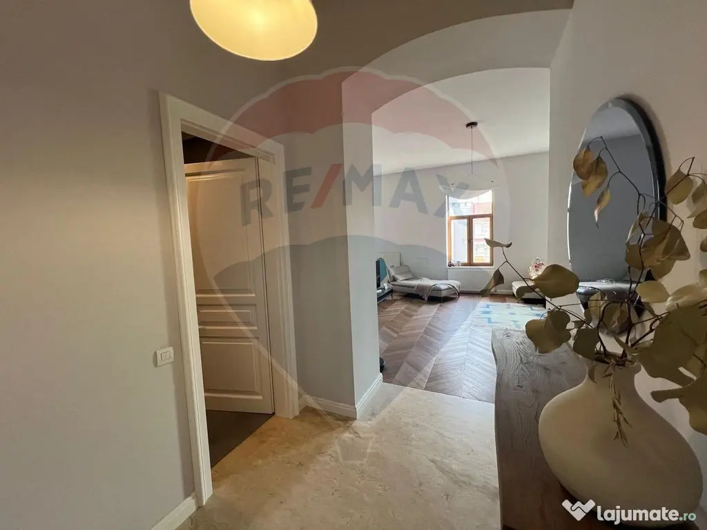 Apartament cu 2 camere de închiriat în zona Ultracentrală 