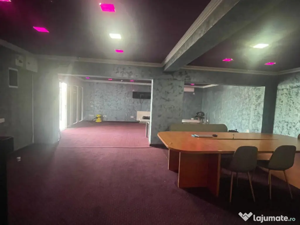 Spatiu comercial|finisaje superioare|curte proprie|locuri de parcare 