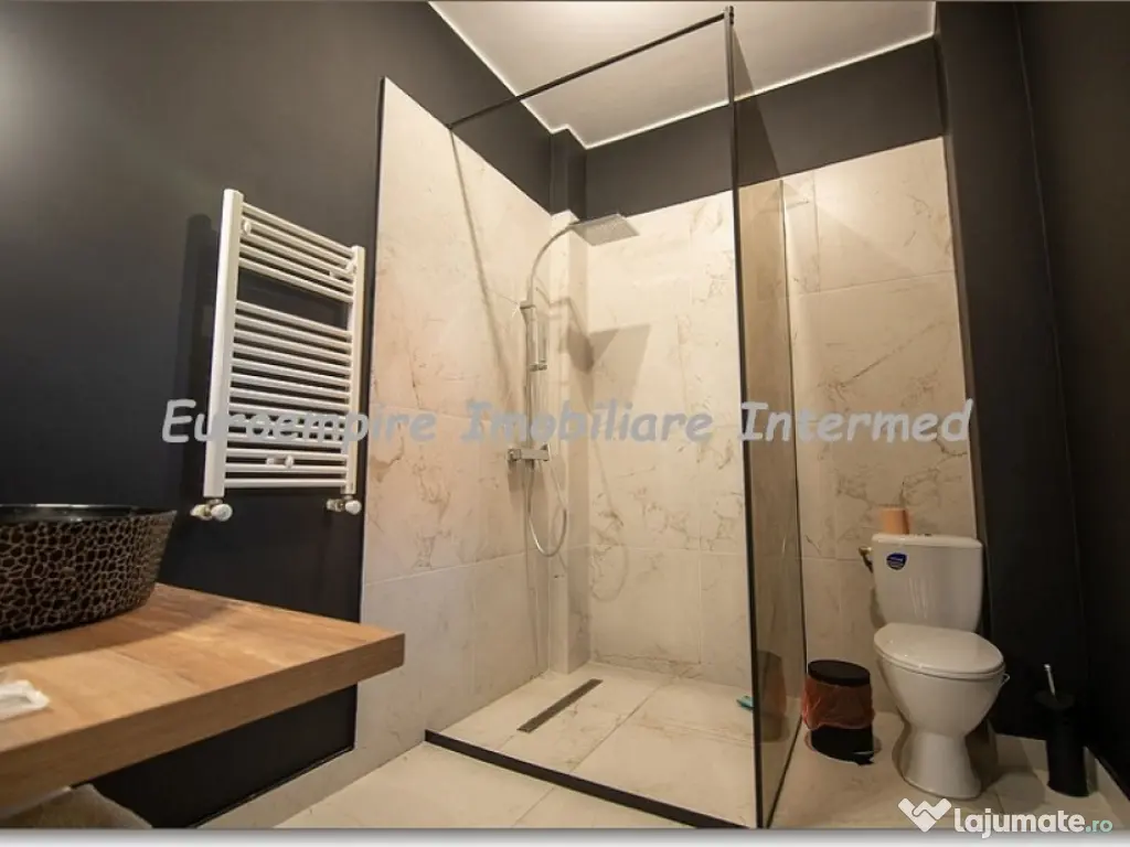 Vila 4 camere de inchiriat zona Mamaia Nord 