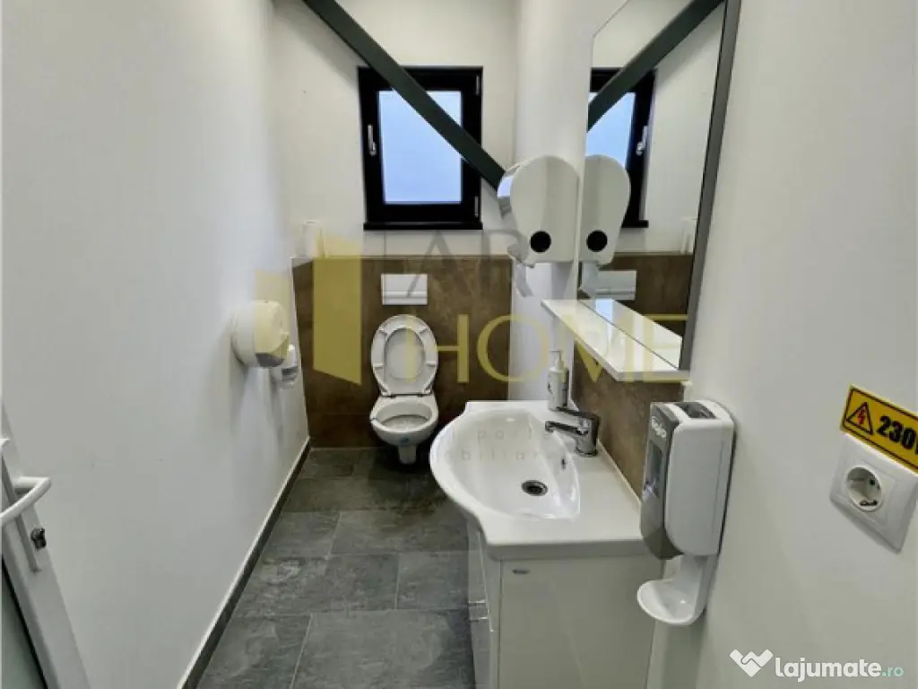 Hala industriala cu platforma betonata, in Paulestii Noi, a 