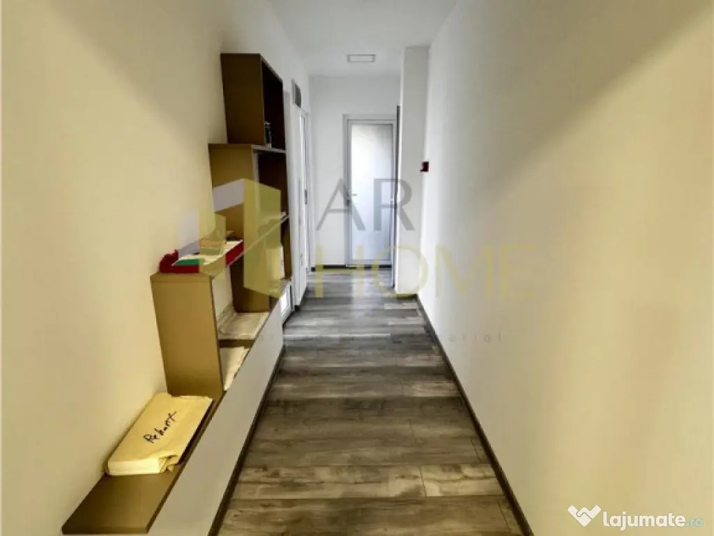 Hala industriala cu platforma betonata, in Paulestii Noi, a 