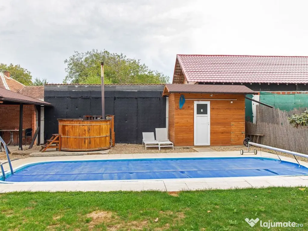 Vilă 5 dormitoare, 4 băi, 2 248mp teren, piscină. Pre?... 