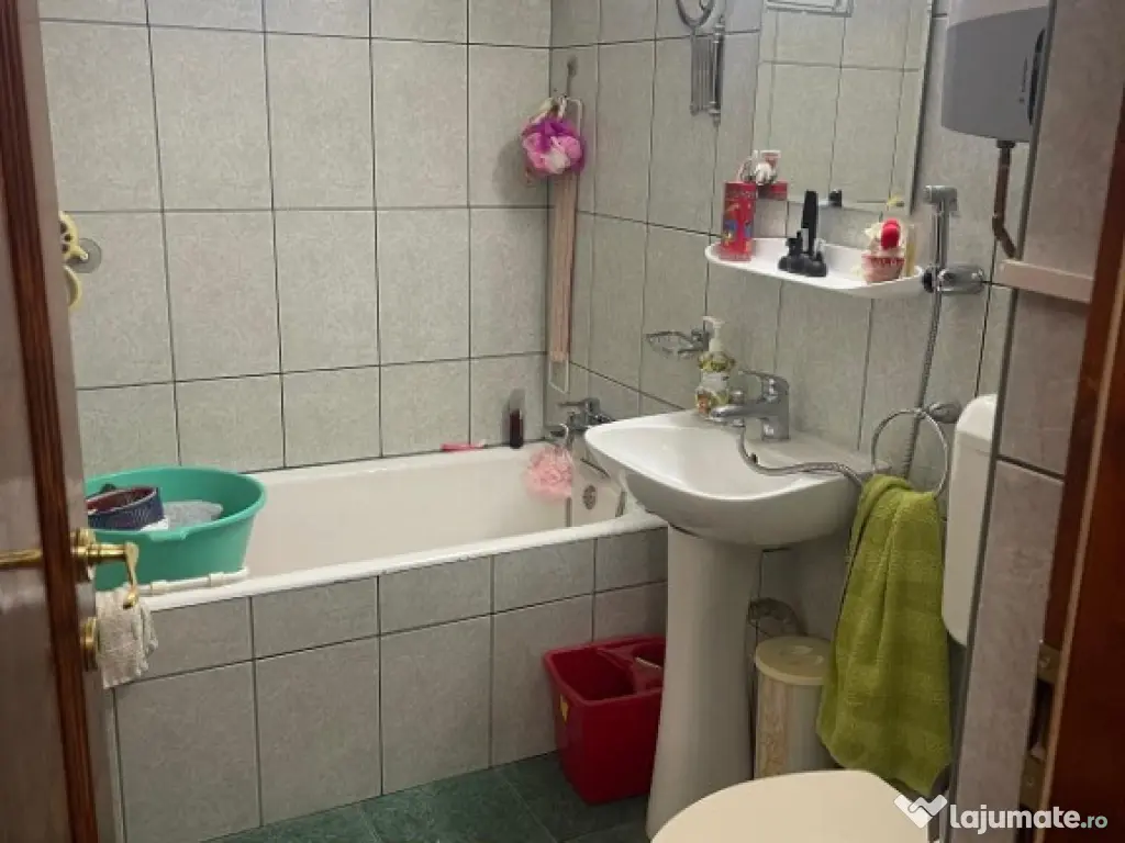 Apartament 2 camere zona Banu Maracine 