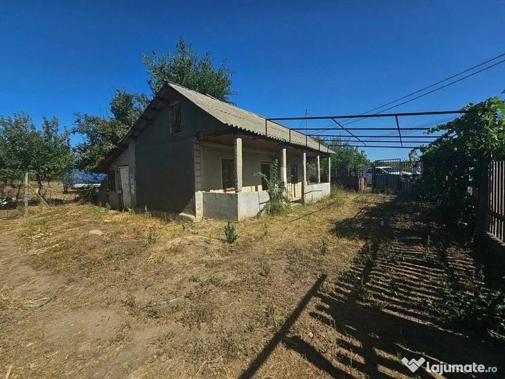 Teren 1800 mp + casa batraneasca - Fartanesti, jud. Galati