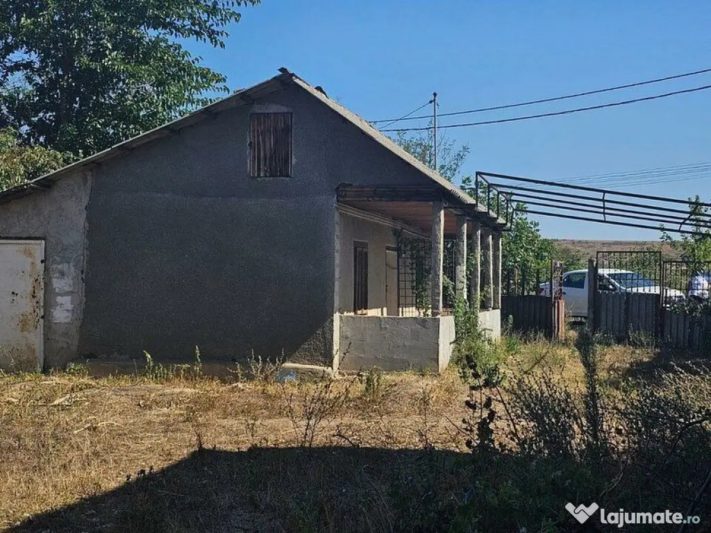 Teren 1800 mp + casa batraneasca - Fartanesti, jud. Galati