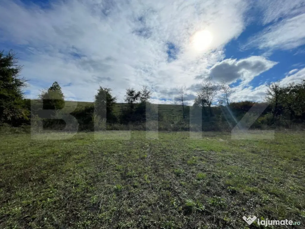 De Vânzare - Teren Intravilan, Localitatea Sumugiu