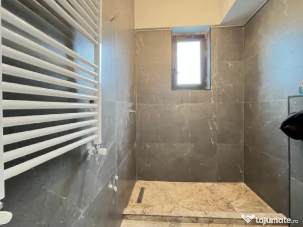 Apartament decomandat 3 camere -Compozitori 