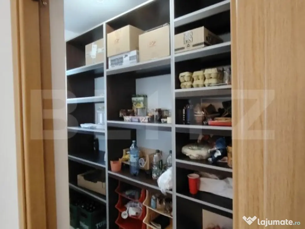 Casa deosebita cu 3 camere si spatiu comercial in Sangeorgiu