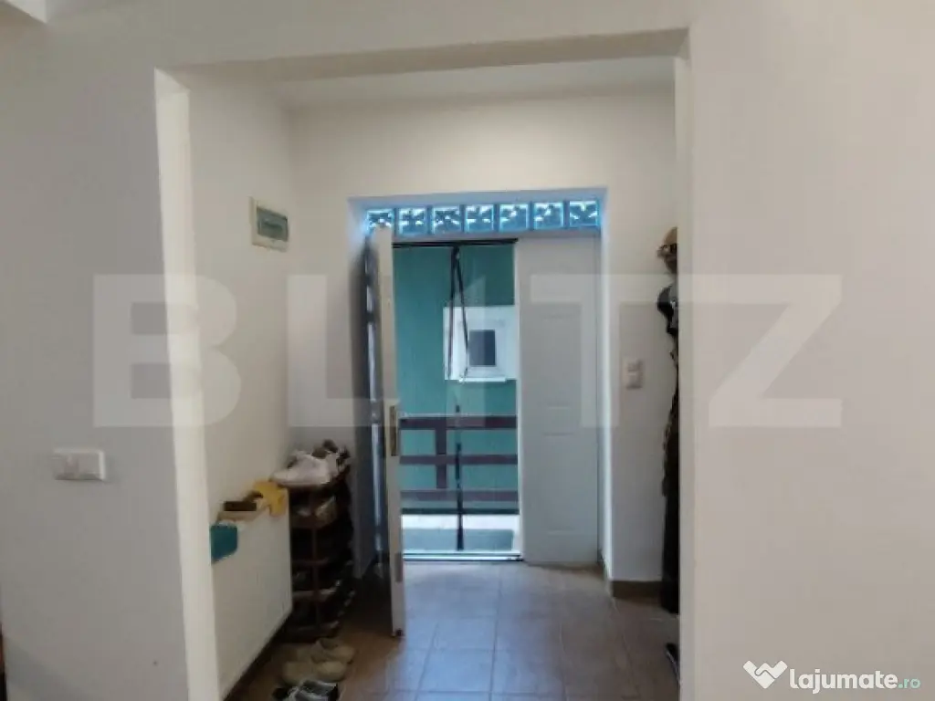 Casa deosebita cu 3 camere si spatiu comercial in Sangeorgiu