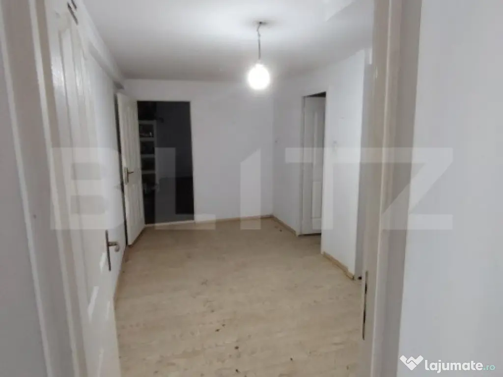 Casa deosebita cu 3 camere si spatiu comercial in Sangeorgiu