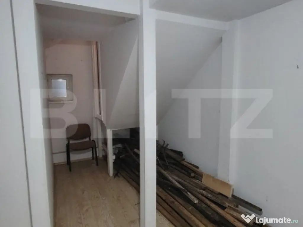 Casa deosebita cu 3 camere si spatiu comercial in Sangeorgiu