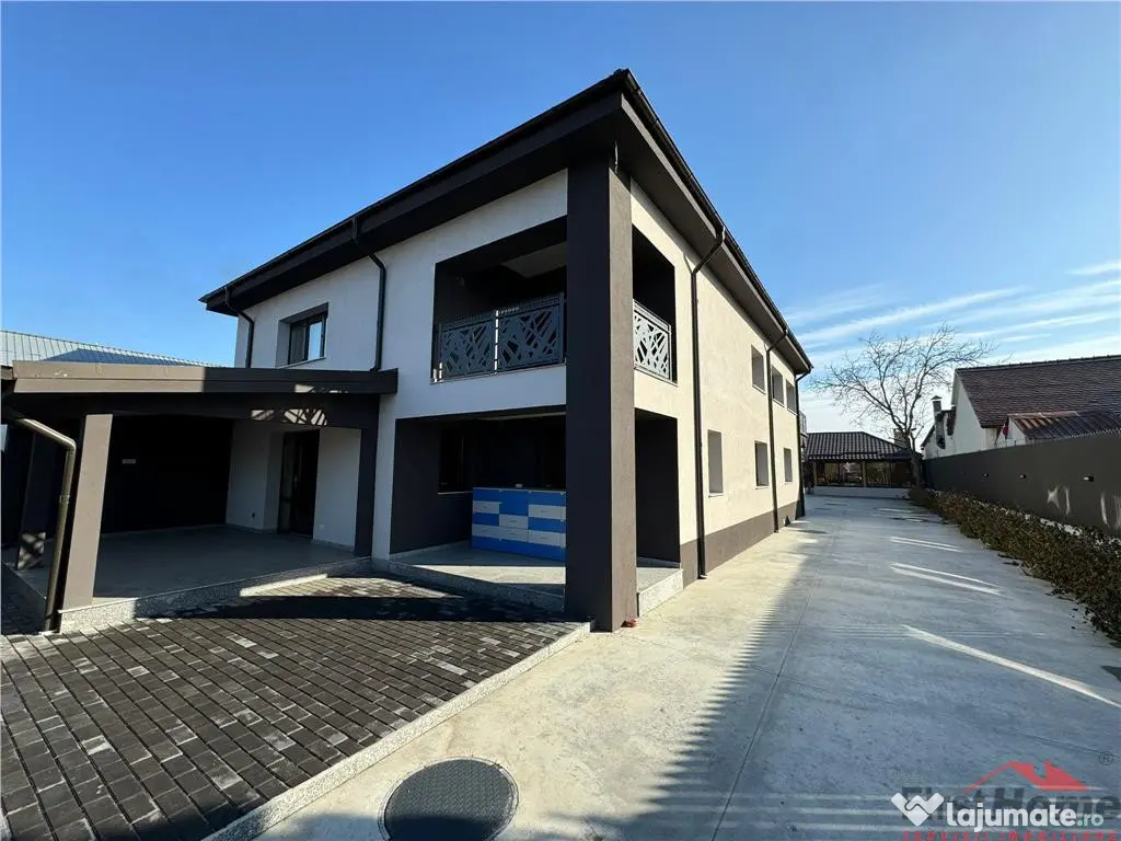 Cladire cu 3 apartamente in suprafata totala construita de 5