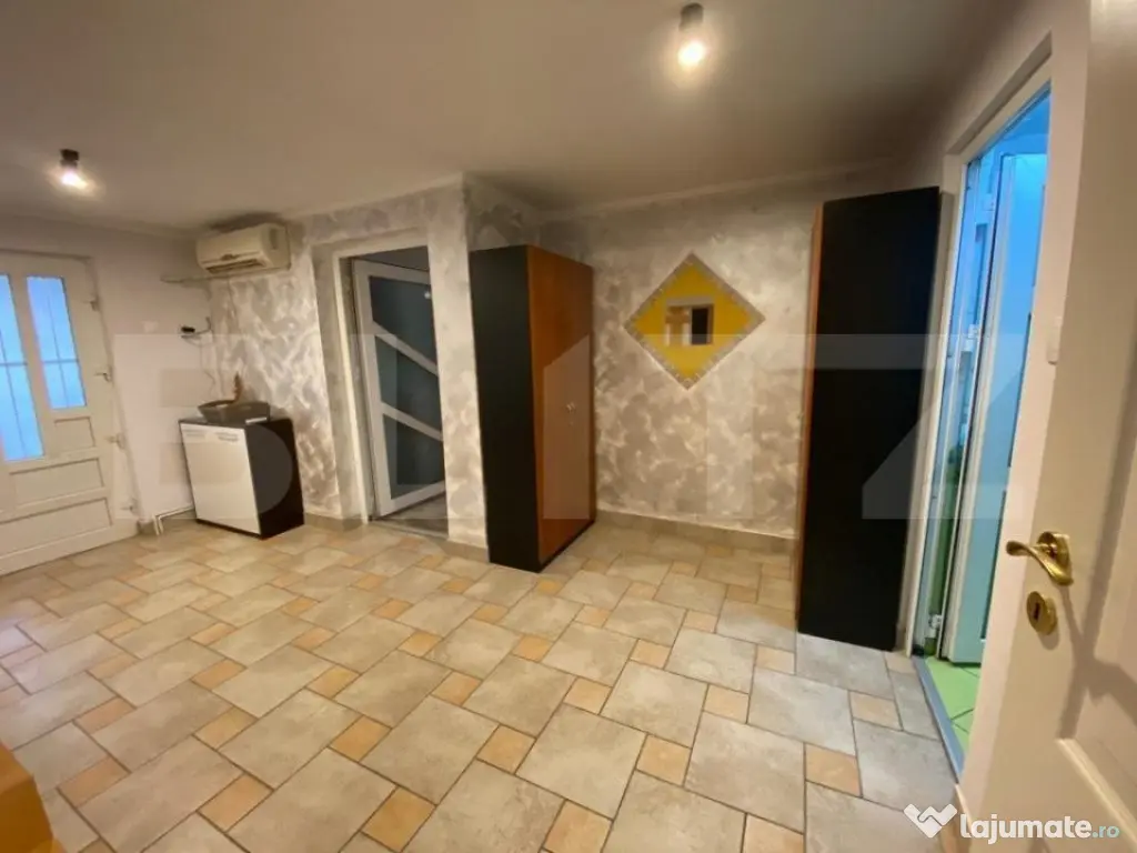 Apartament in vila, 3 camere, 90 mp, zona Calea Severinului