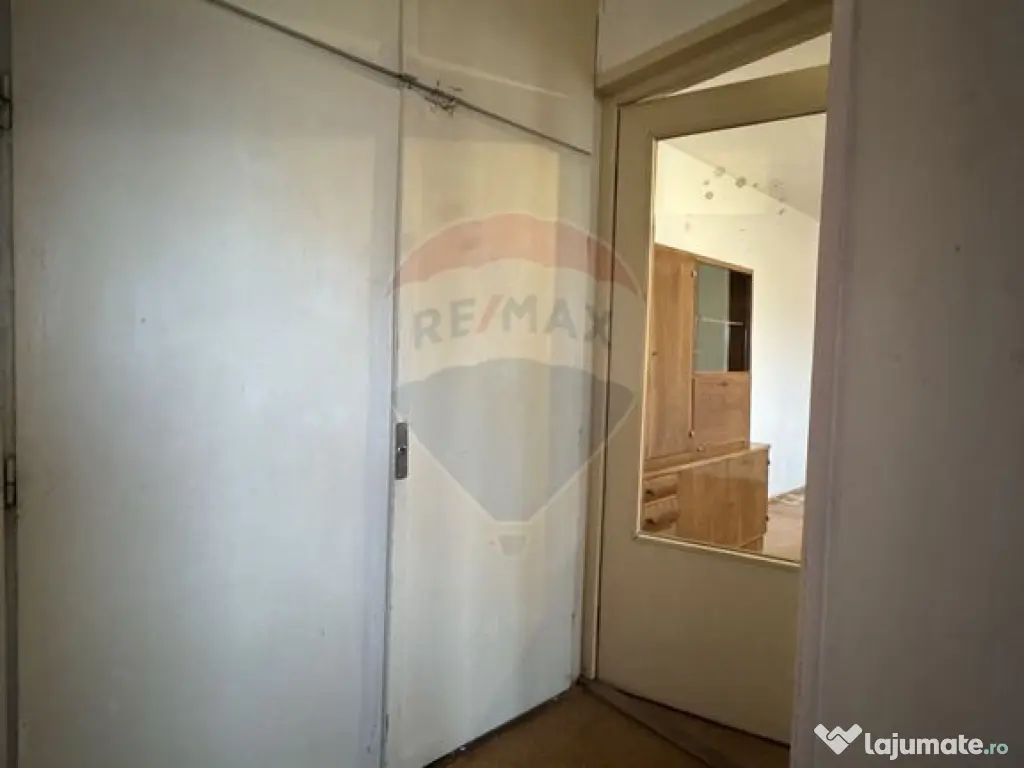 Apartament pe Str. Călugăreni, 2 camere, et.3 