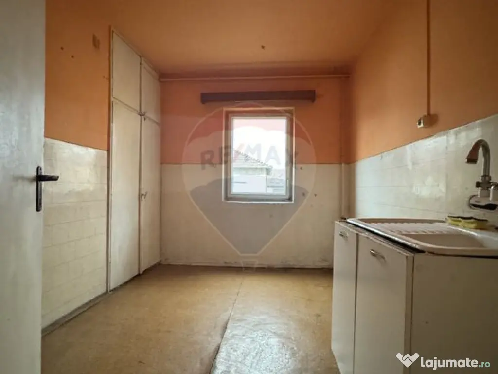 Apartament pe Str. Călugăreni, 2 camere, et.3 