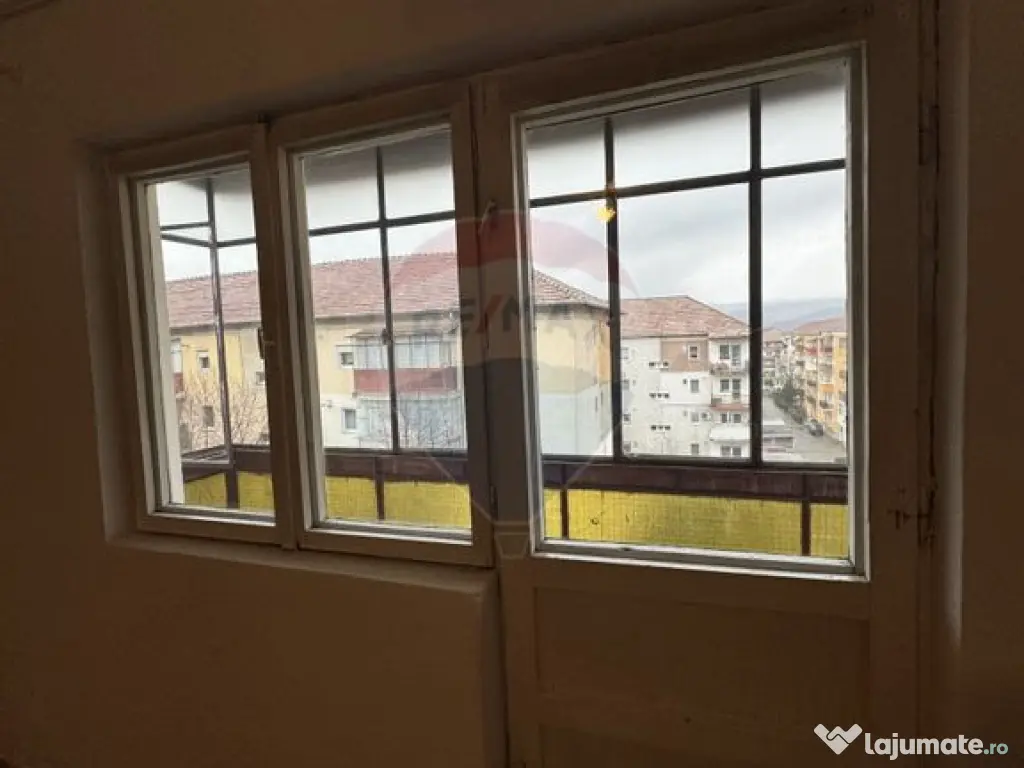 Apartament pe Str. Călugăreni, 2 camere, et.3 