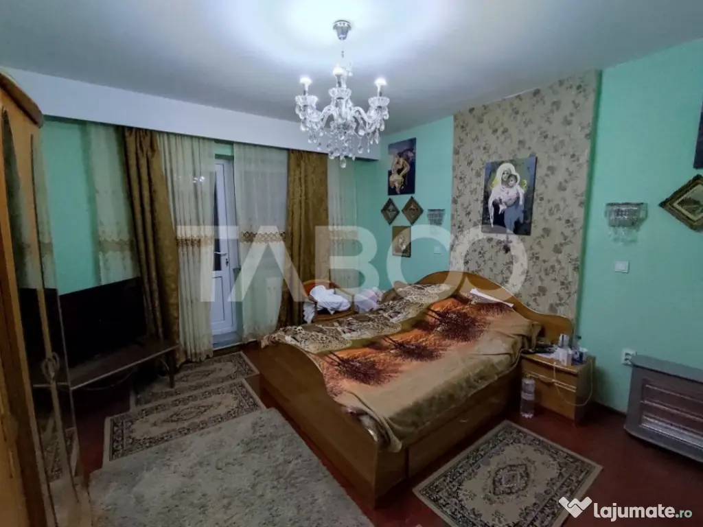 Casa cu spatii comerciale de vanzare in Sibiu Lacul Binder 