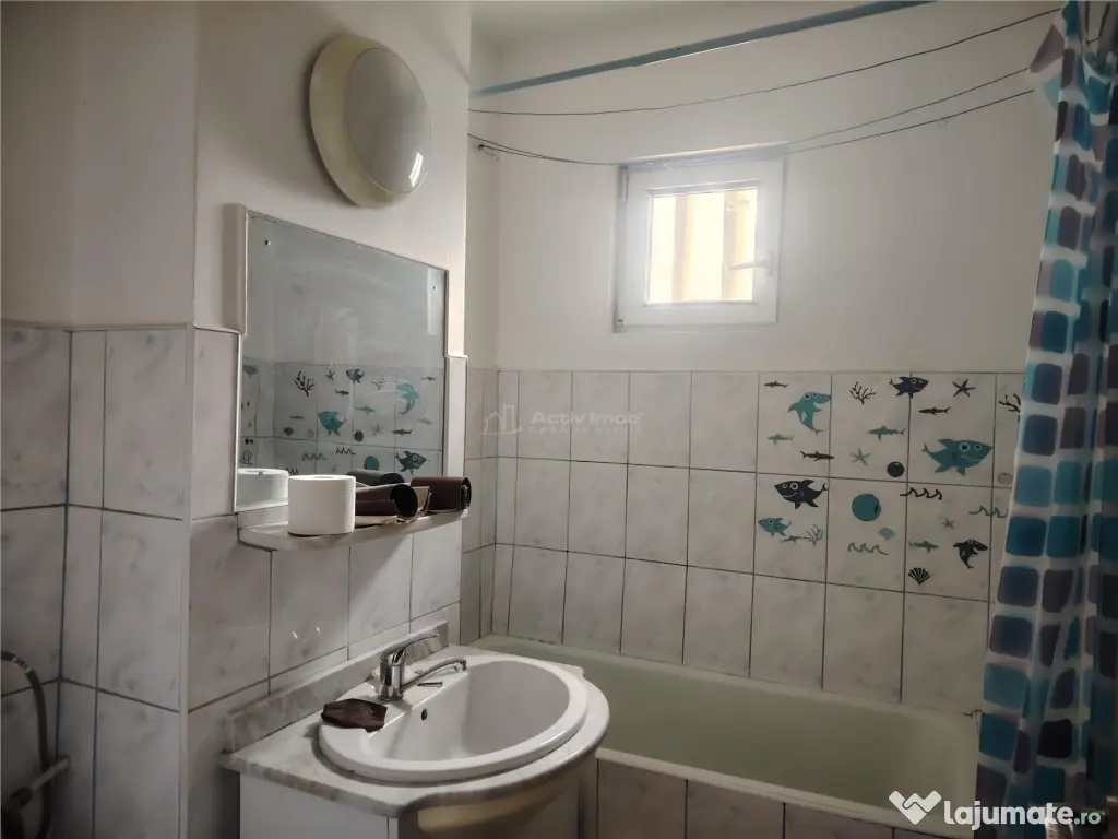 Apartament cu 3 camere, mobilat, centrala termica, zona nord 