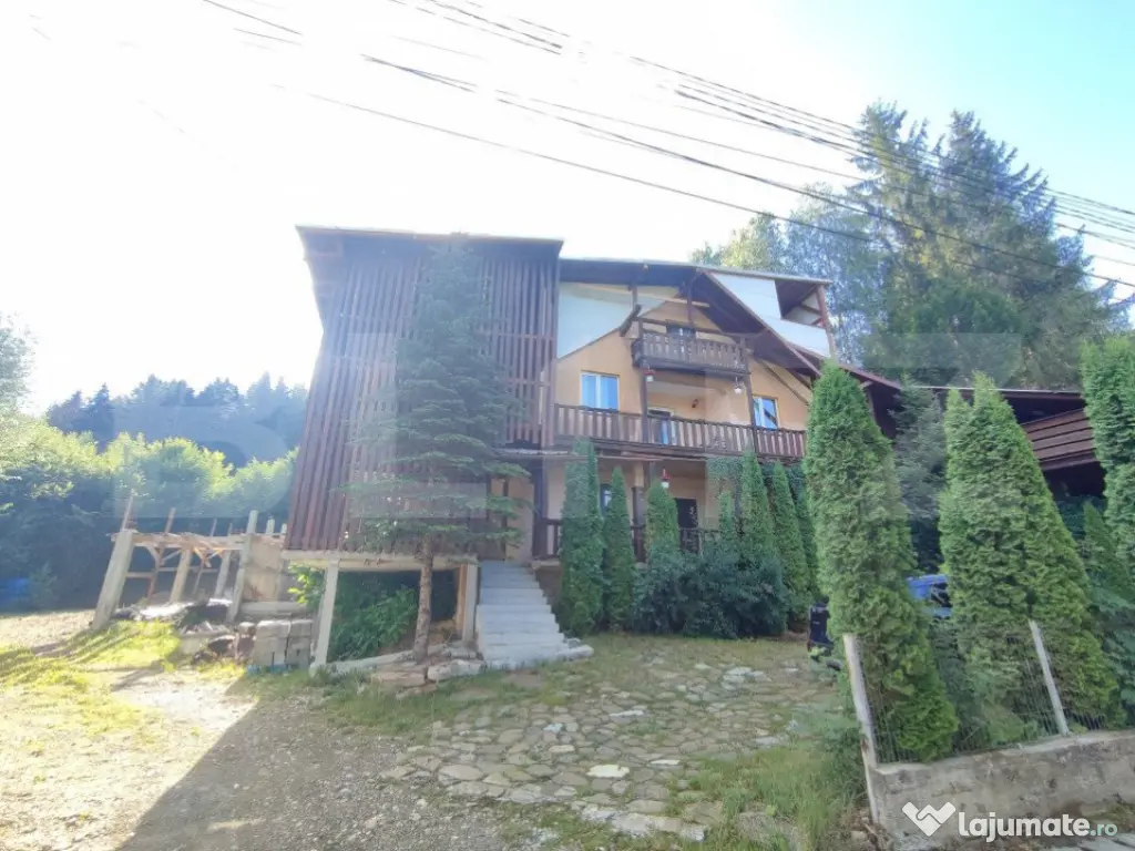 Pensiune 12 camere, 1500 mp teren, Sucevita