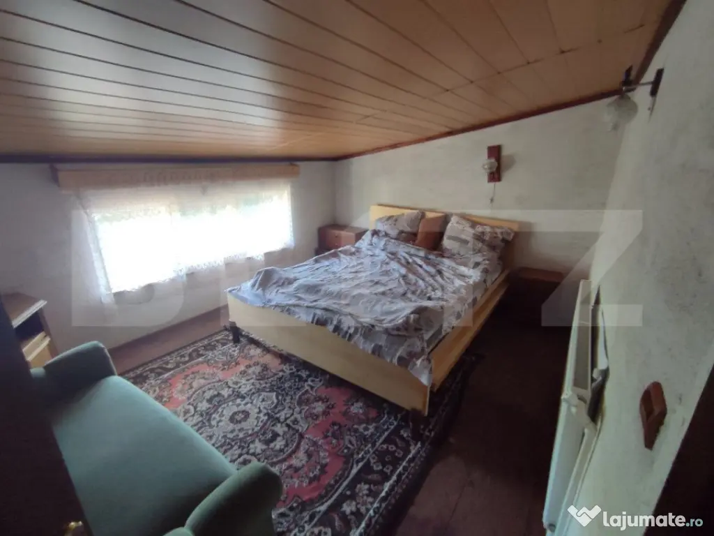 Pensiune 12 camere, 1500 mp teren, Sucevita