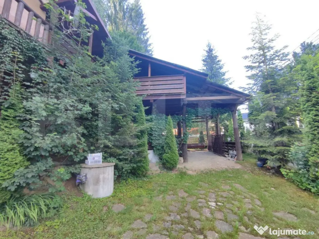 Pensiune 12 camere, 1500 mp teren, Sucevita