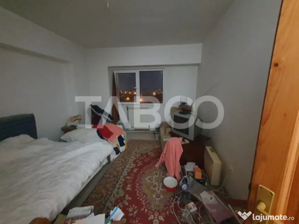 Apartament de vanzare 5 camere 121 mp utili zona Campului Fa 