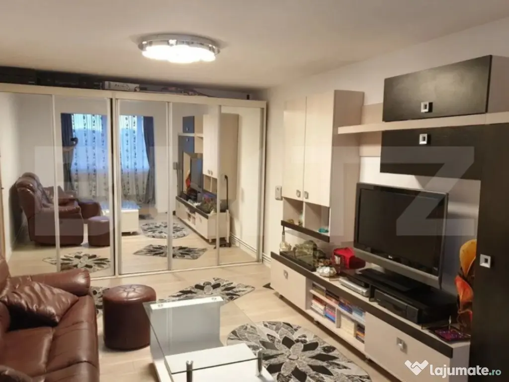 De vanzare apartament 4 camere (cartier Tractorul)