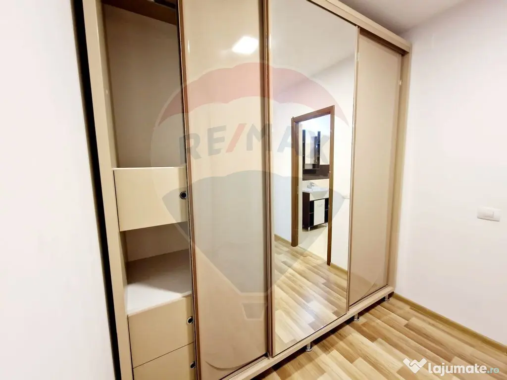Casă / Vilă cu 4 camere / 290 mp s.c. / teren 1065 mp /... 