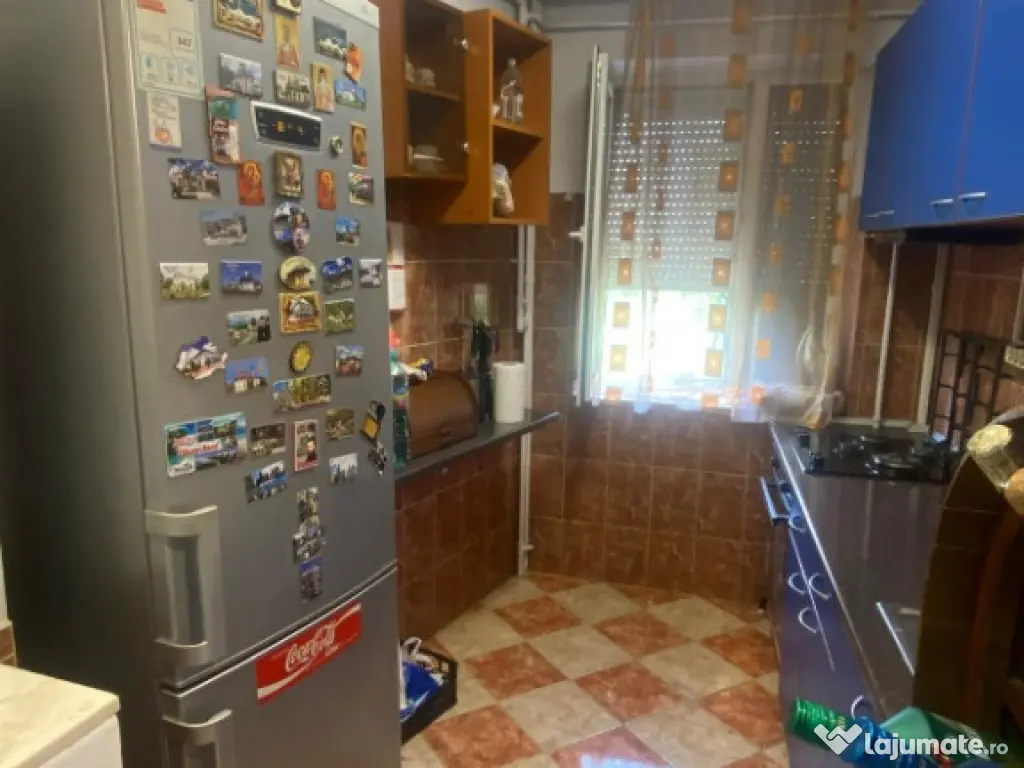 Bdul.1 Decembrie 1918.Apartament 3 camere.