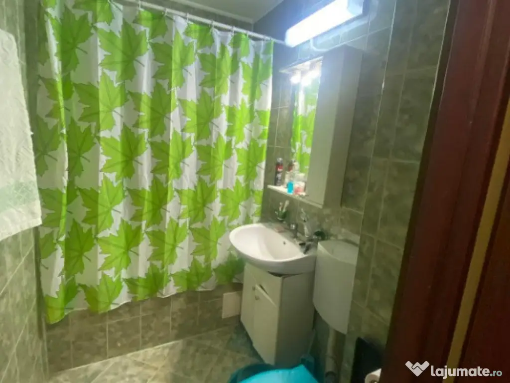 Bdul.1 Decembrie 1918.Apartament 3 camere.