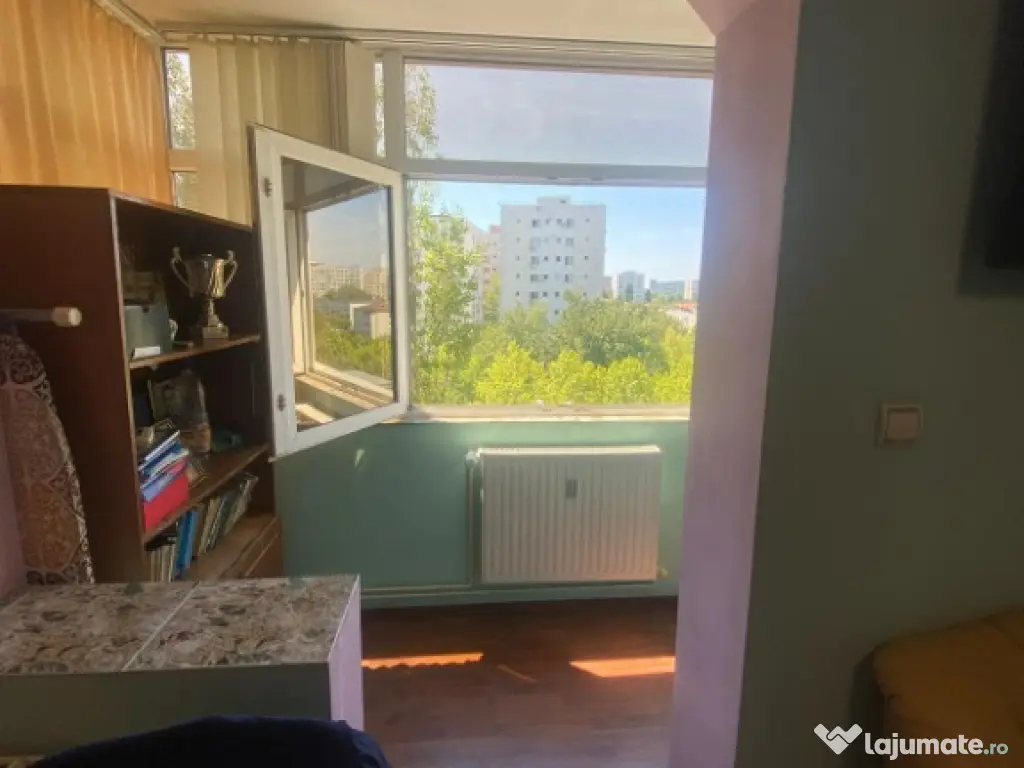 Bdul.1 Decembrie 1918.Apartament 3 camere.