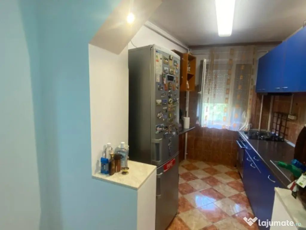 Bdul.1 Decembrie 1918.Apartament 3 camere.