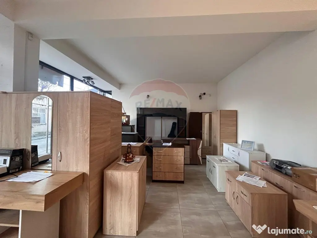 Spațiu comercial de 222 mp de închiriat în Bals 