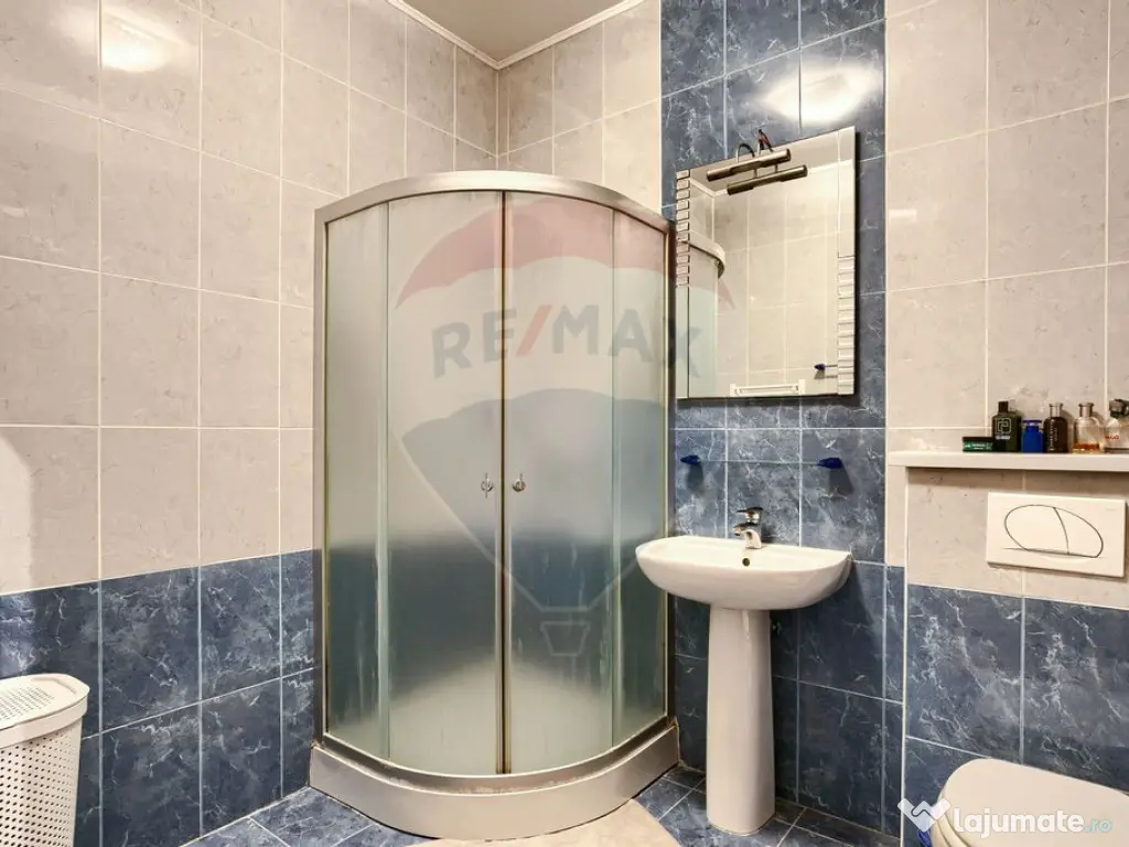 Apartament 3 camere cu terasa si loc de parcare de vanzar... 