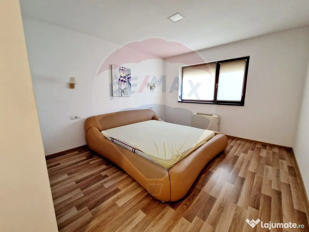 Casă / Vilă cu 4 camere / 290 mp s.c. / teren 1065 mp /... 