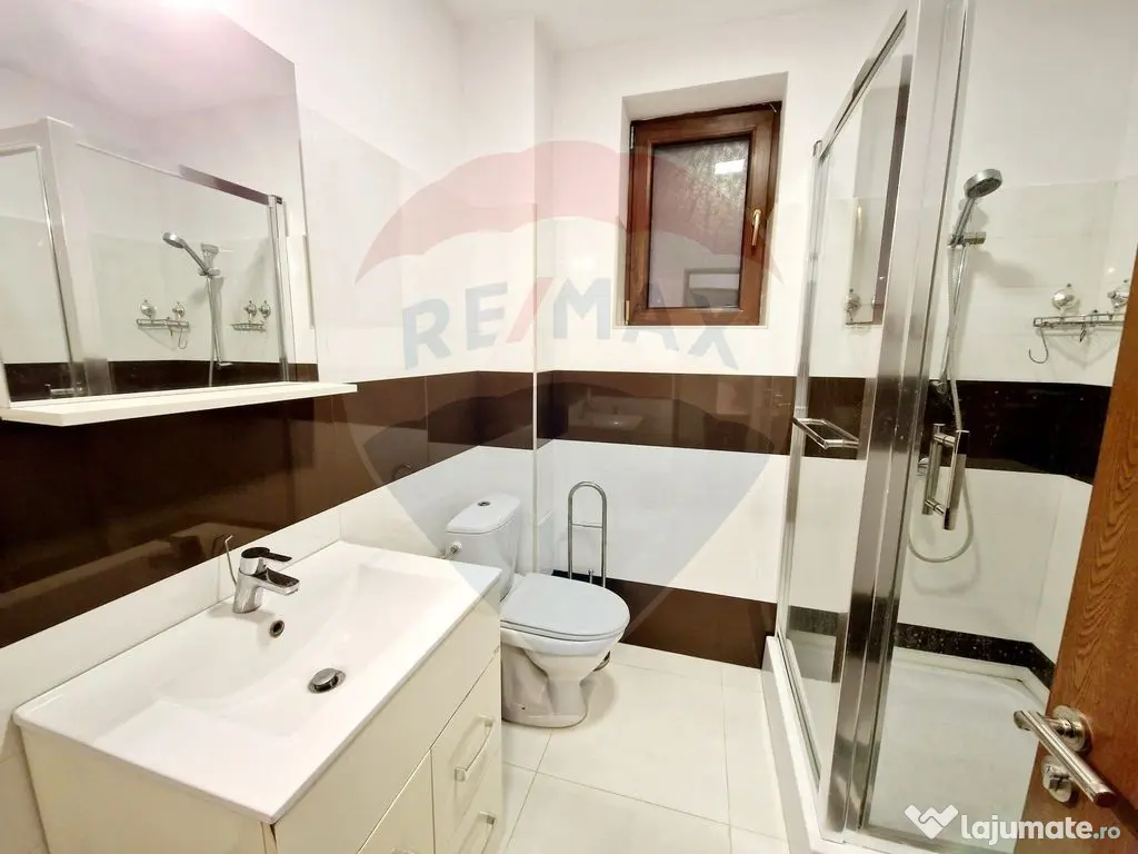 Casă / Vilă cu 4 camere / 290 mp s.c. / teren 1065 mp /... 