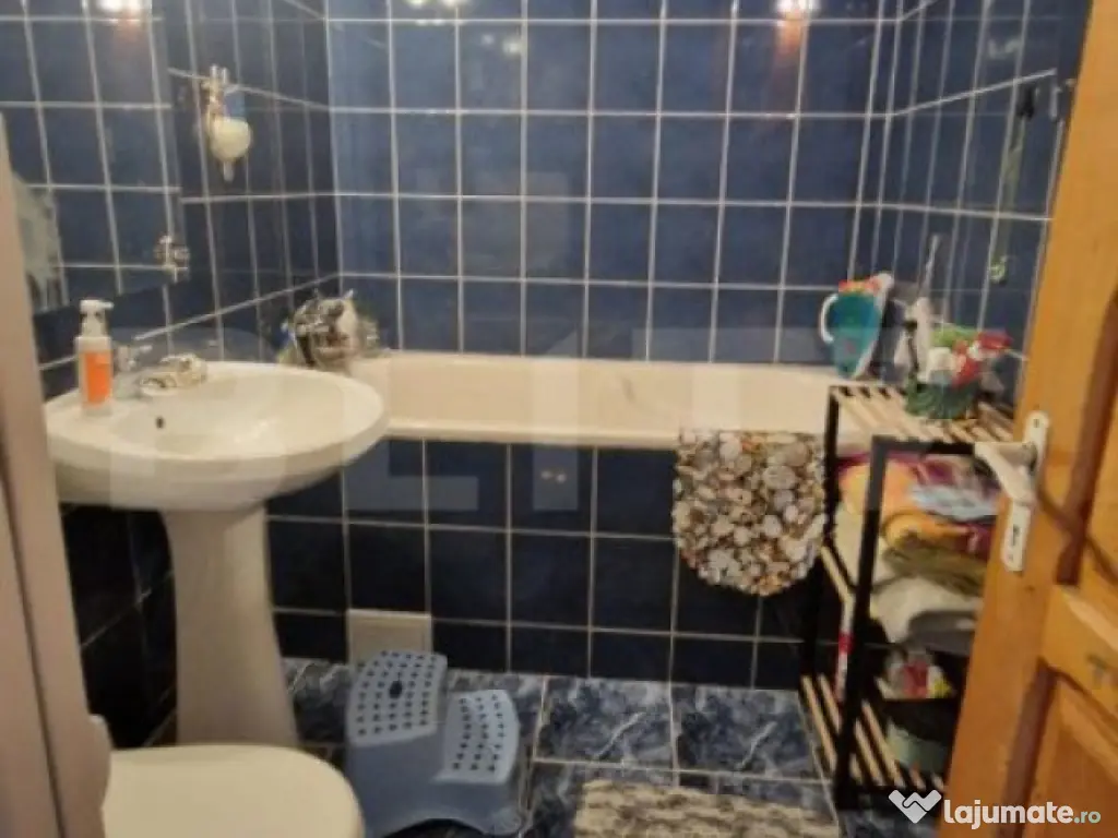 Apartament de vanzare, cu 4 camere, 91 mp, zona-Astra 