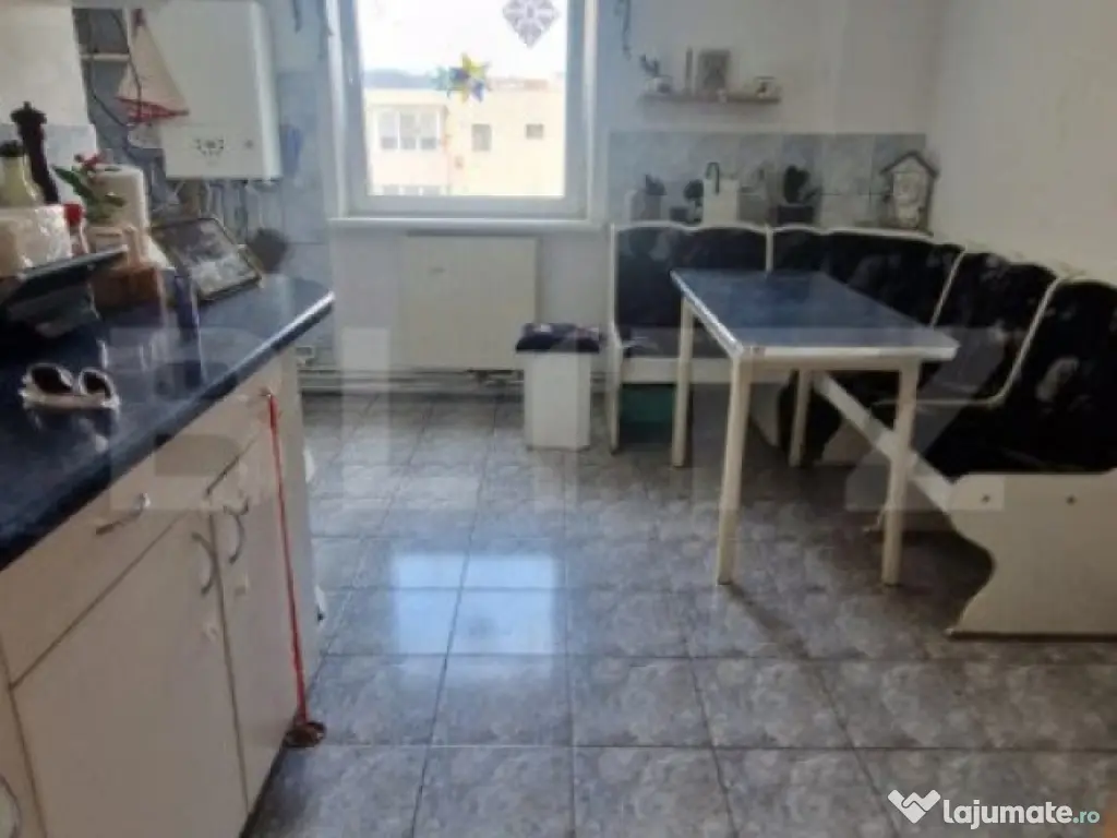 Apartament de vanzare, cu 4 camere, 91 mp, zona-Astra 