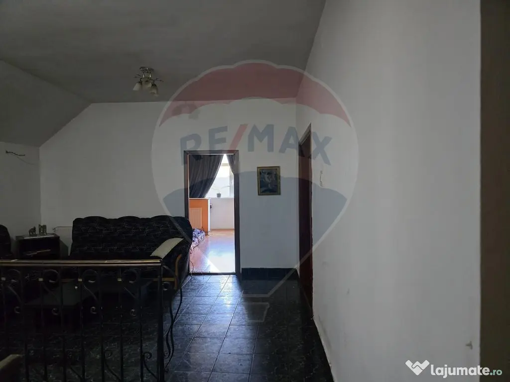 Apartament cu 4 camere de vânzare în zona Central 