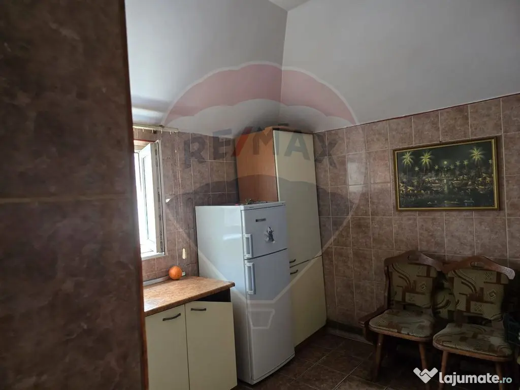Apartament cu 4 camere de vânzare în zona Central 
