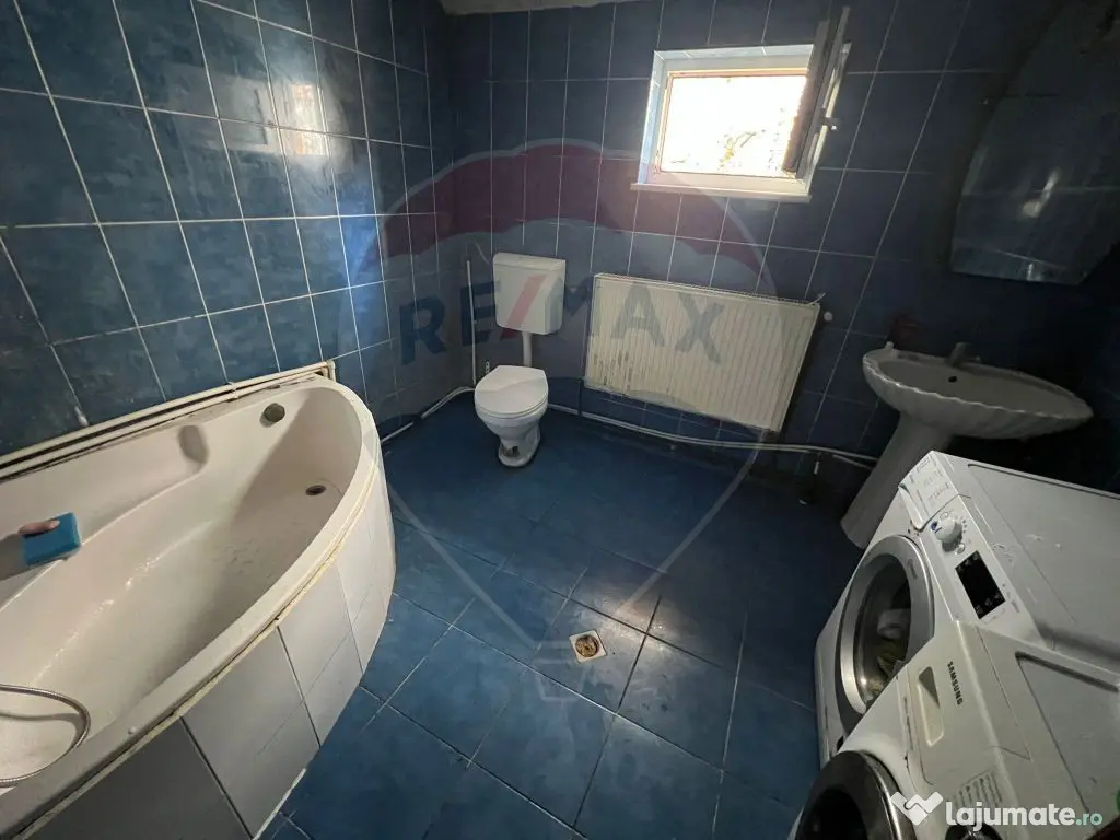 Apartament cu 4 camere de vânzare în zona Central 